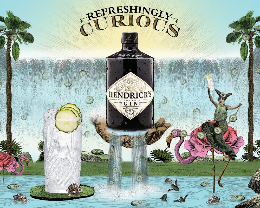 Eine Hand aus der ein Wasserfall entpringt hät eine gekühlte Flasche Hendricks Gin hoch, im Hintergrund ist eine riesige Welle zu sehen, links der Hand ist ein Glas Gin Tonic auf einem Lotusblütenblatt und daneben ein Flamingo und eine Palme, rechts neben der Flasche ist eine Person die einen Gin Tonic hält und eine Kombination aus Rose und Flamingo reitet, daneben eine Palme, auf dem gesamte Bild sind gezeichnete Gurkenscheiben verstreut