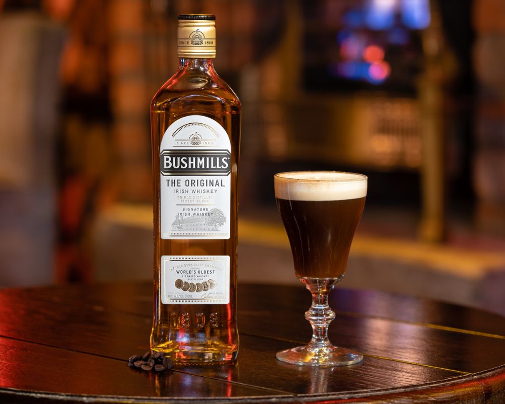 Bushmills Flasche mit Irish Coffee Drink