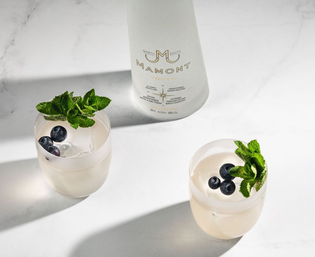 Mamont Vodka Drink im Tumbler Glas