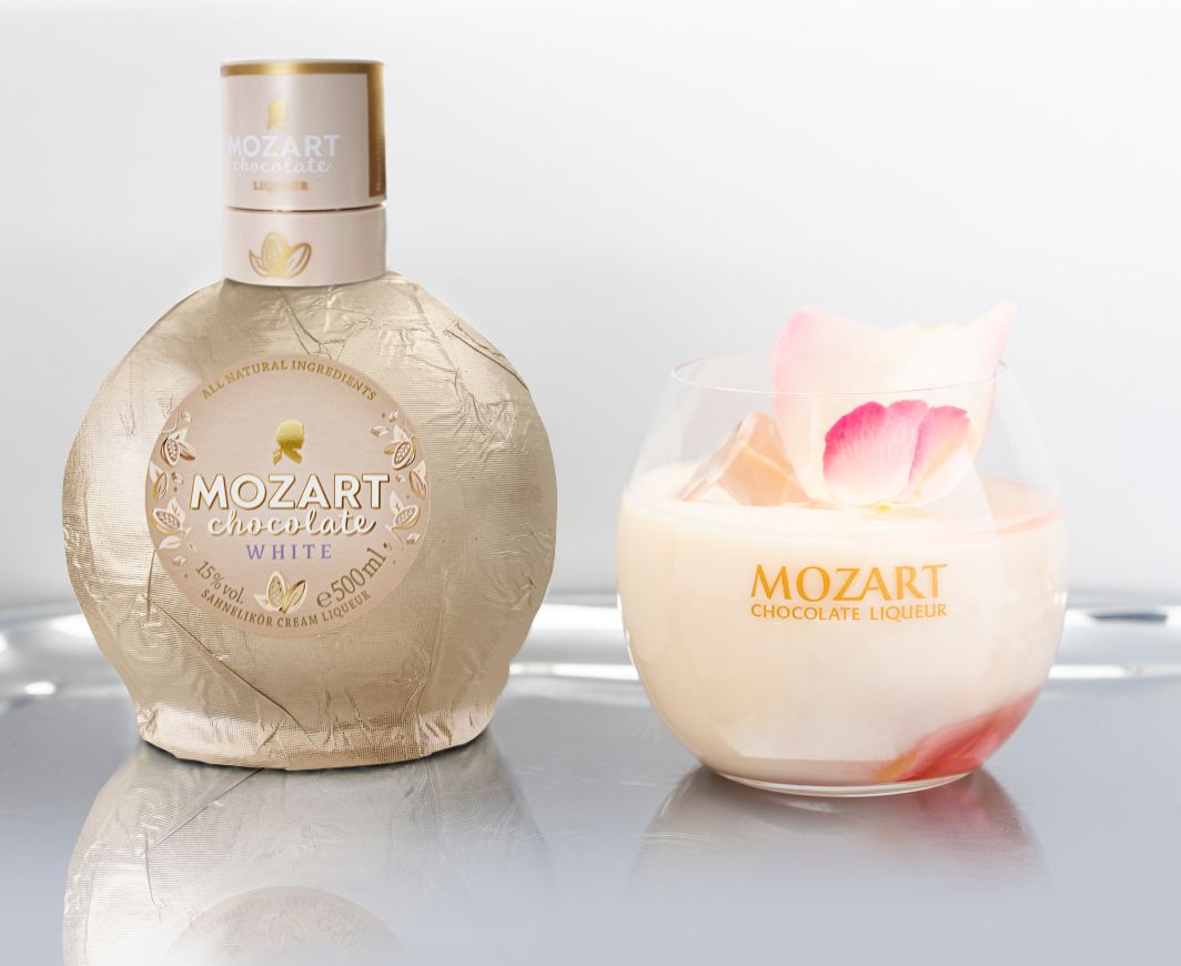 Mozart White Chocolate Lady Rose Drink und Mozart White Chocolate Flasche
