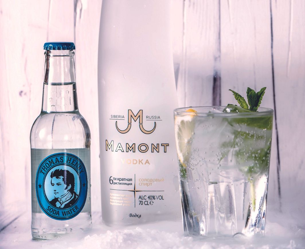 Mamont Skinny Bitch Rezept gemix, mit einer Flasche Mamont Vodka und Thomas Henry
